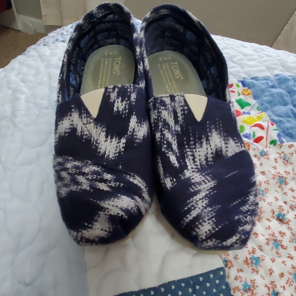 Toms slip-ons